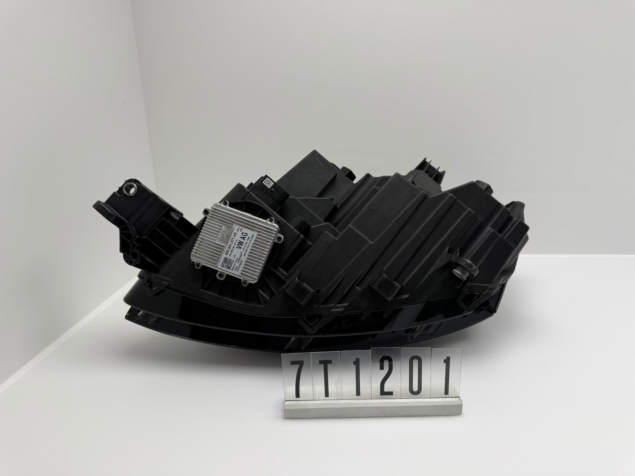 7T1.941.036.AC; 7T1 2 01; 90 VW T7 SCHEINWERFER RECHTS