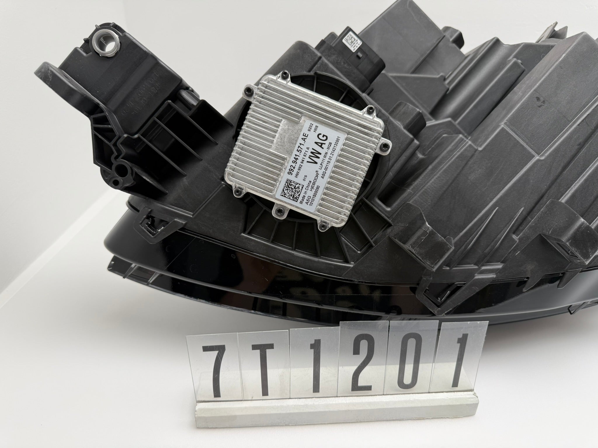 7T1.941.036.AC; 7T1 2 01; 90 VW T7 SCHEINWERFER RECHTS