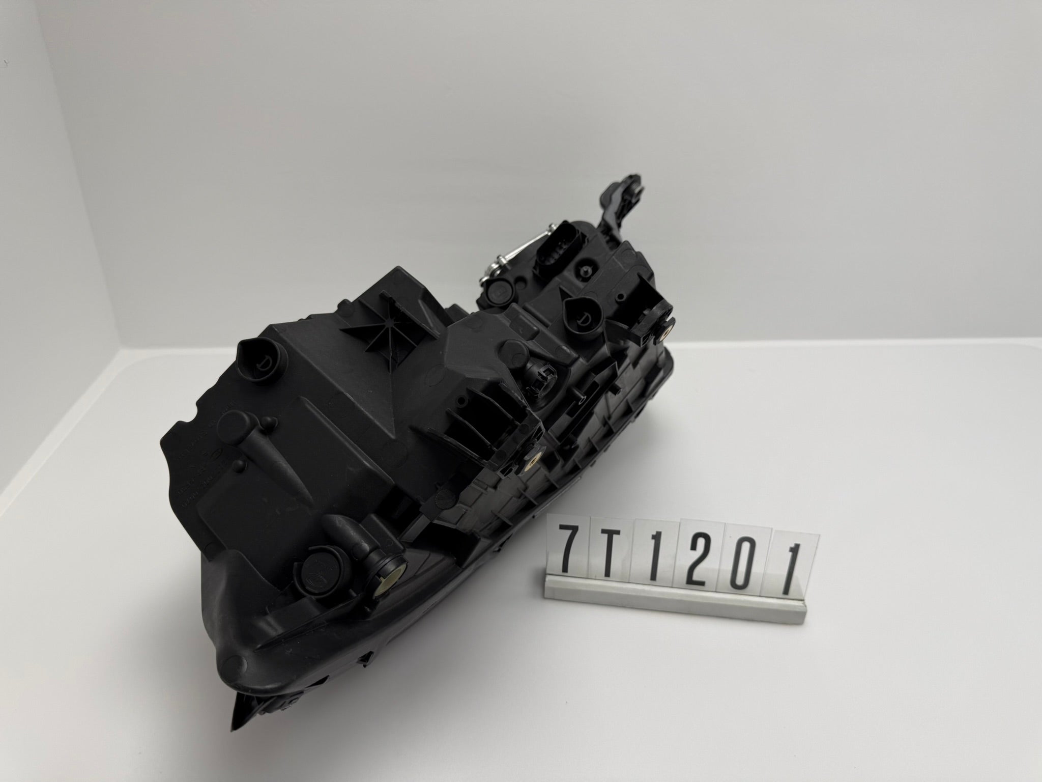 7T1.941.036.AC; 7T1 2 01; 90 VW T7 SCHEINWERFER RECHTS