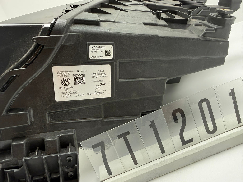 7T1.941.036.AC; 7T1 2 01; 90 VW T7 SCHEINWERFER RECHTS