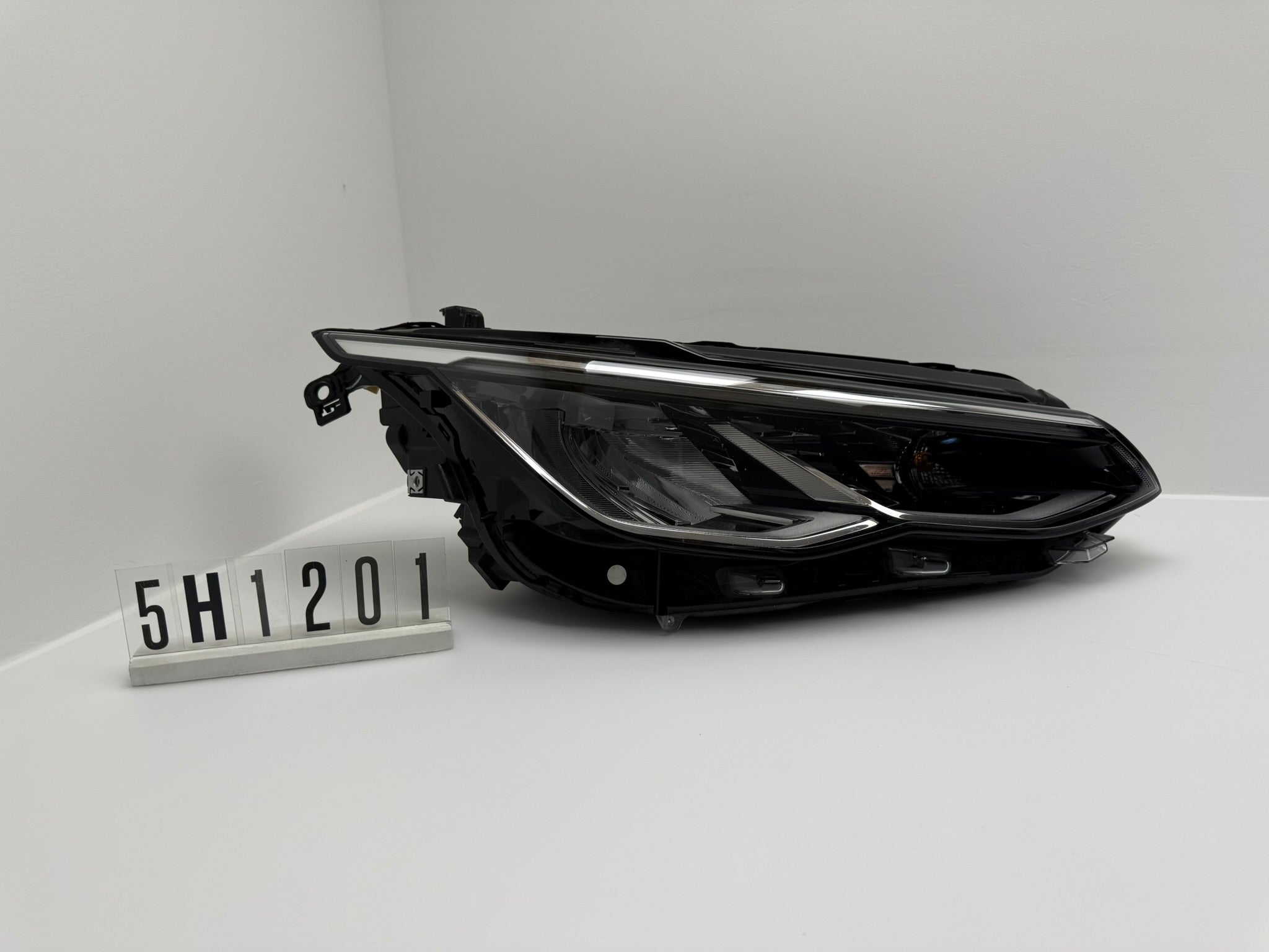 5H1.941.006.B; 5H1 2 01; 91 VW Golf VIII Full LED Frontscheinwerfer Rechts