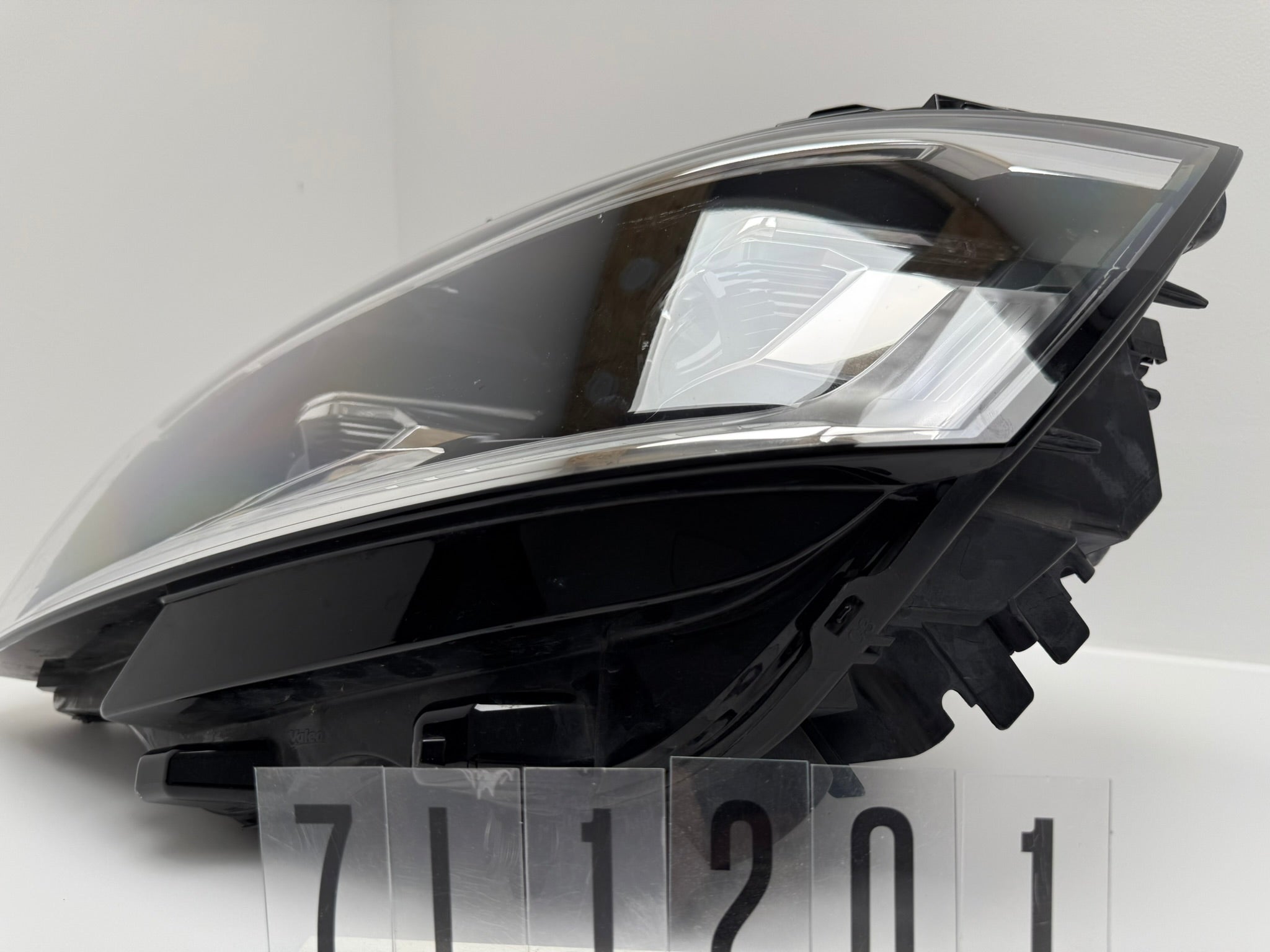 7L1.941.035.A; 7L1 2 01; 94 VW T6.1 Scheinwerfer LED